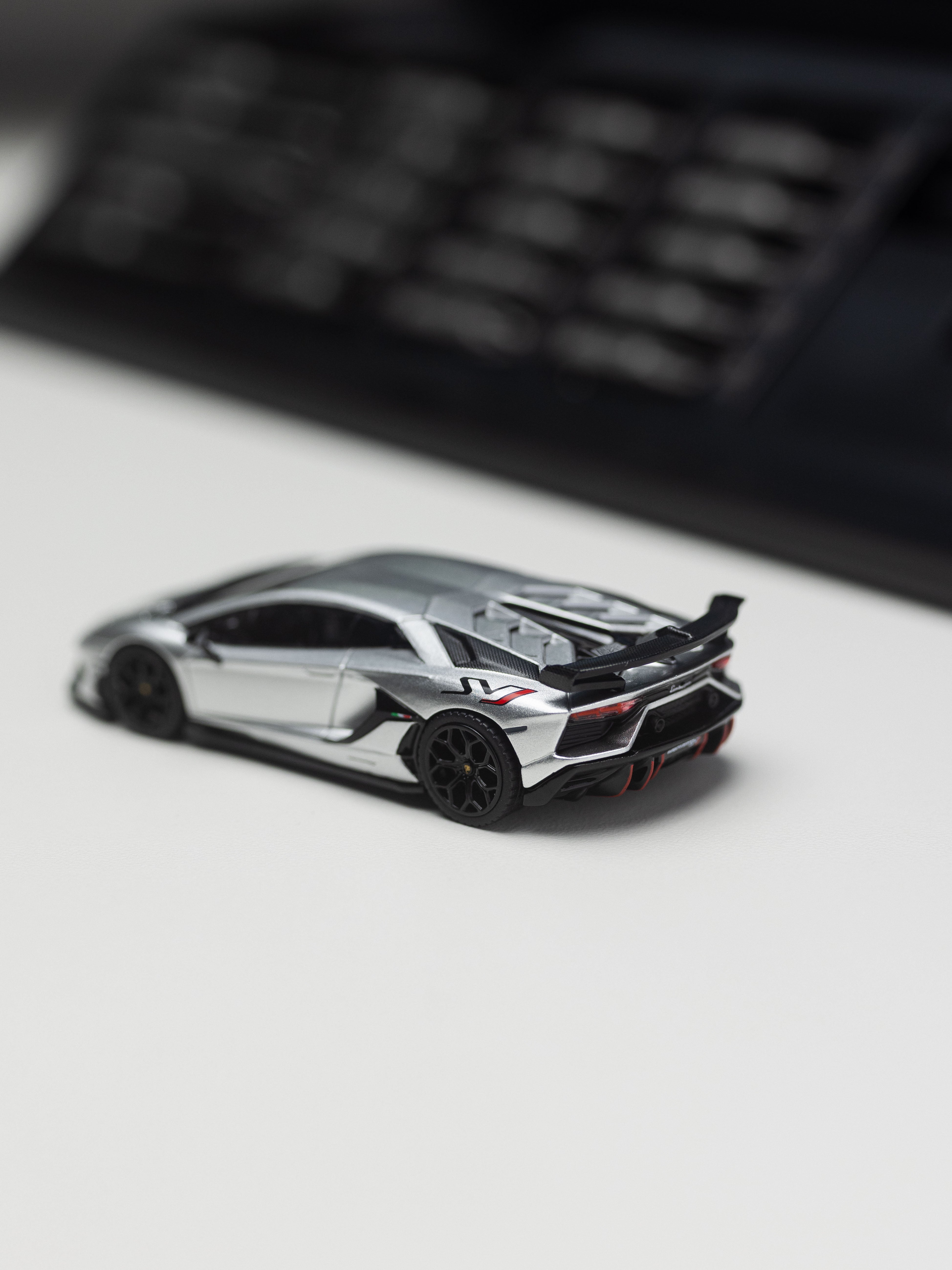 HH 1:64 Licensed Lamborghini product, Aventador SVJ LP770-4