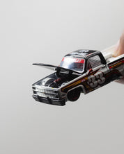 KaidoHouse x Mini GT Chevrolet Silverado KAIDO Intimidator V1 KHMG212