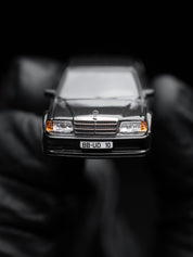 TW 1:64 Mercedes-Benz 190 E 2.5.16 EVO 1 Blue-Black metallic T64G057-BK