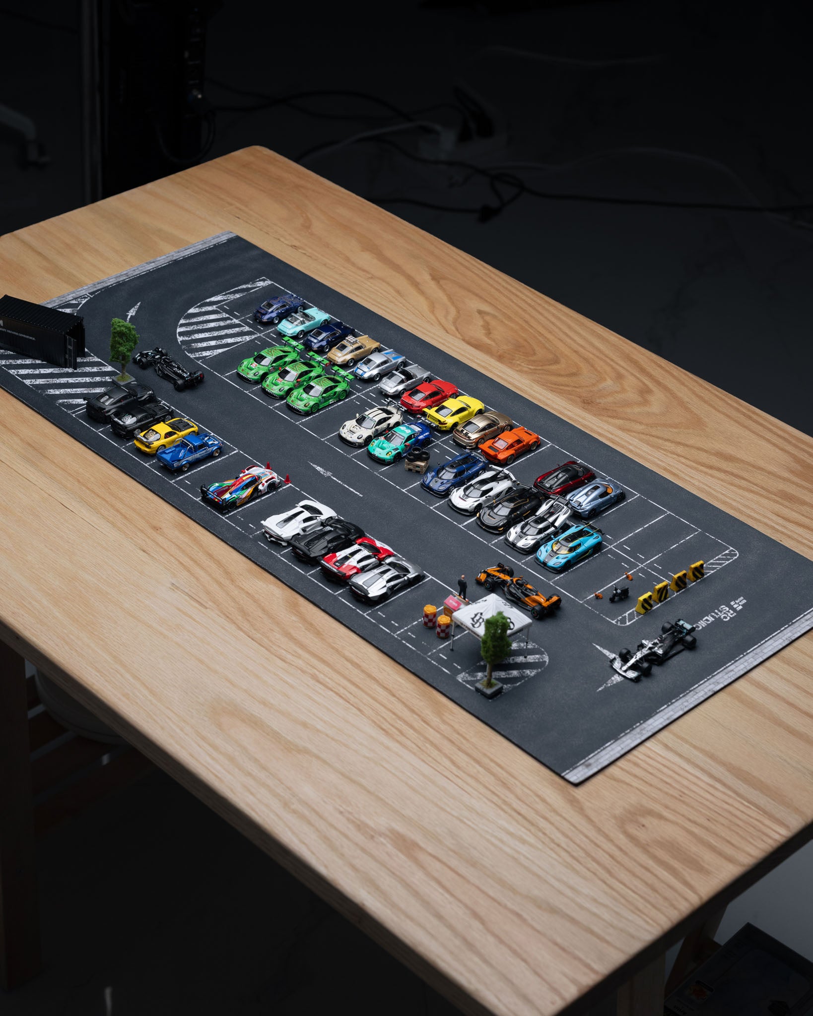 RC STUDIIO MOUSE PAD AND PARKING  1/64