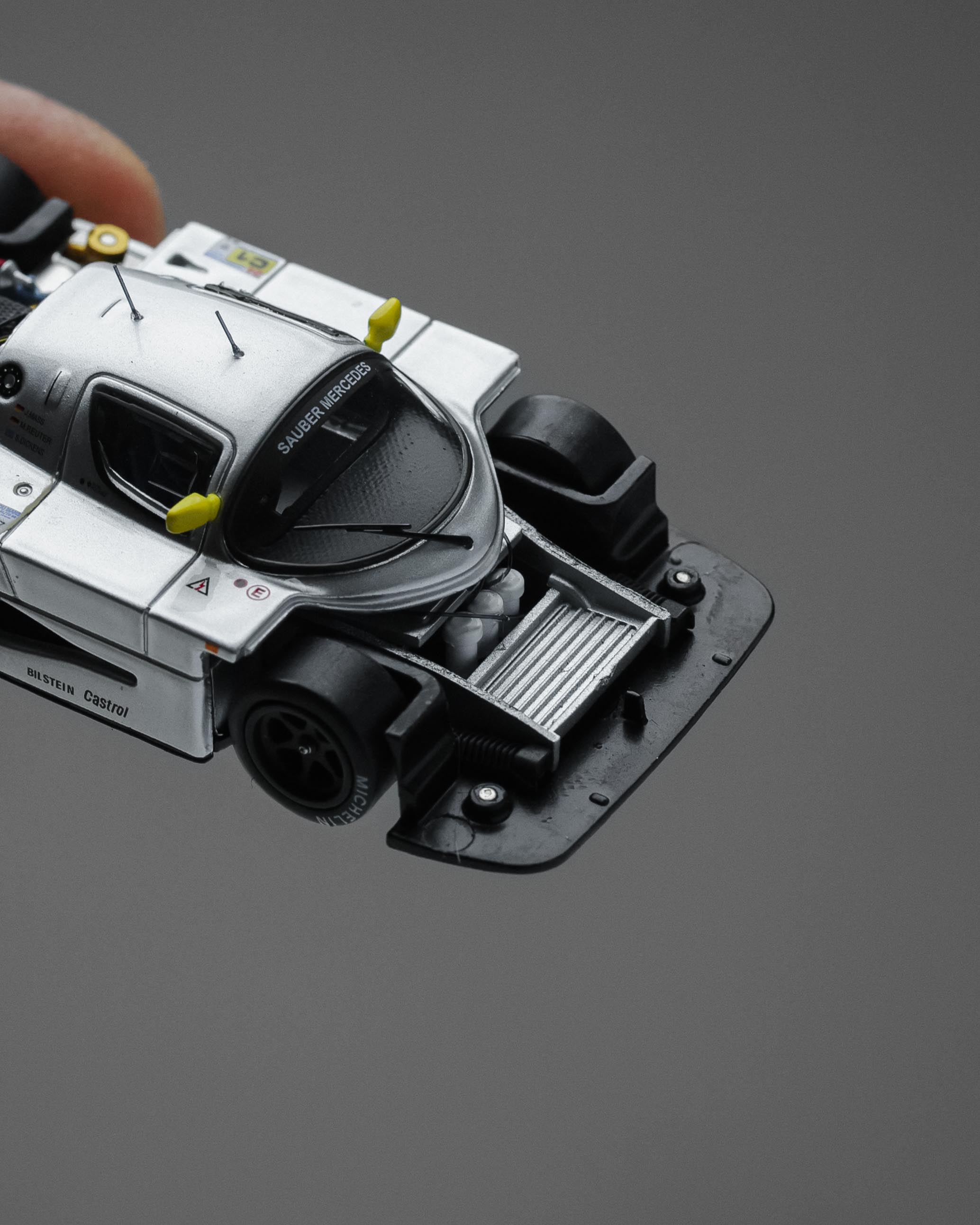 YS MODEL 1:64 MERCEDES BENZ SAUBER C9 #61