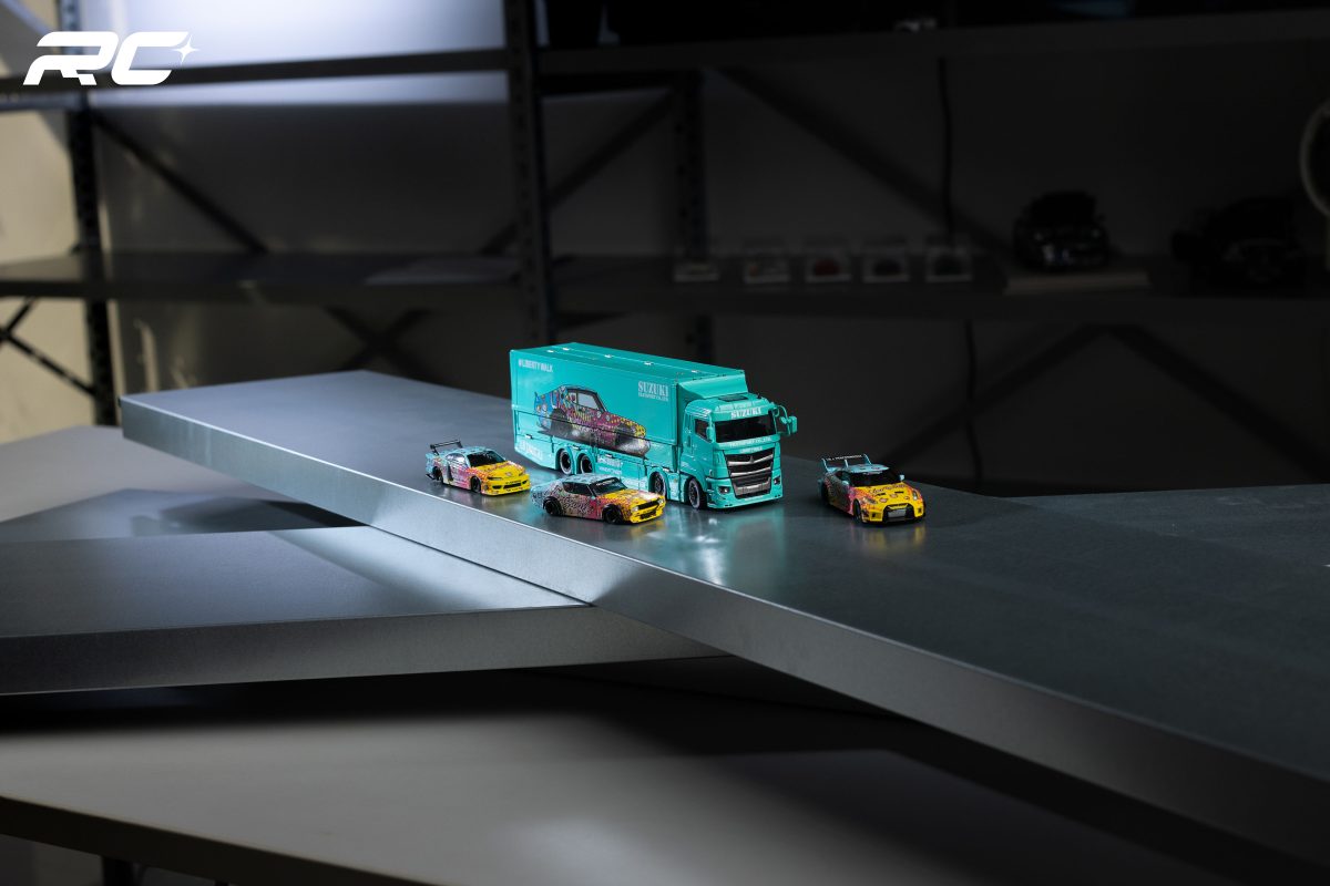Beijing Model Exhibition G.C.D Mitsubishi Fuso LB green custom-painted car transporter