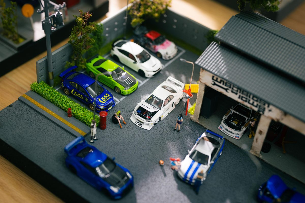 1/64 REPAIR GARAGE WITH LIGHT