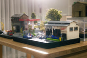 1/64 REPAIR GARAGE WITH LIGHT