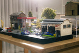1/64 REPAIR GARAGE WITH LIGHT