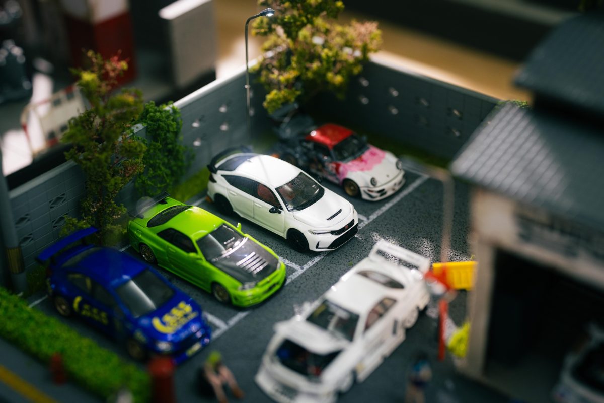 1/64 REPAIR GARAGE WITH LIGHT