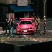 MORE ART 1:64 ARMED ROBBER DOLL SET RESIN MODEL