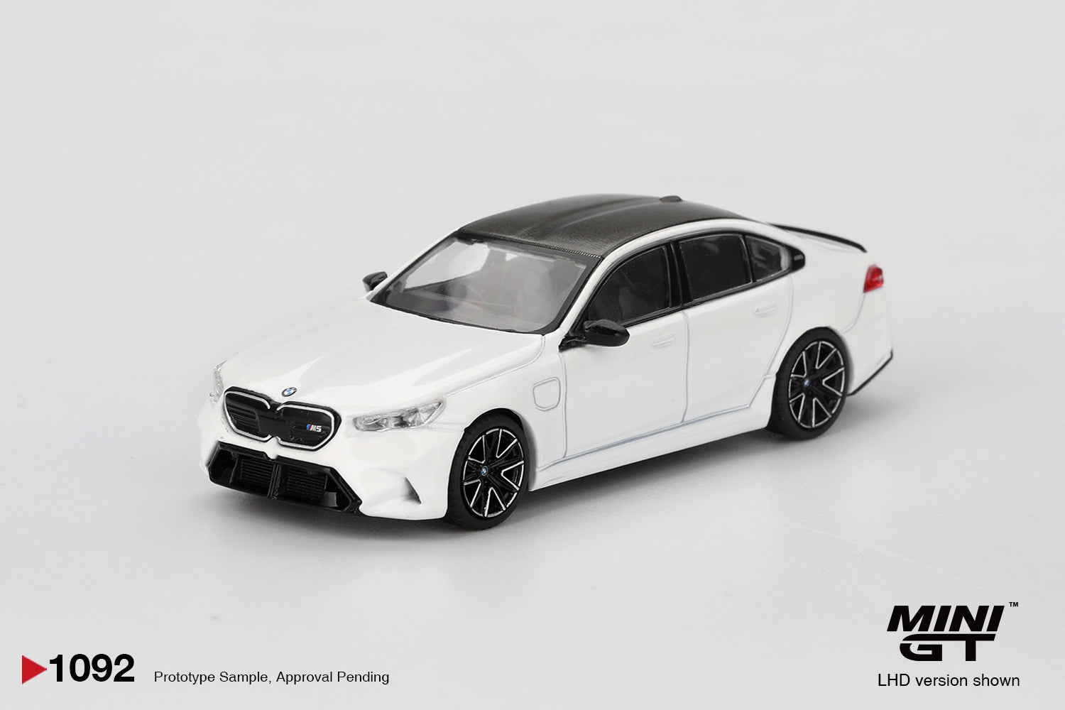 MINIGT - 1/64 BMW M5 Alpine White