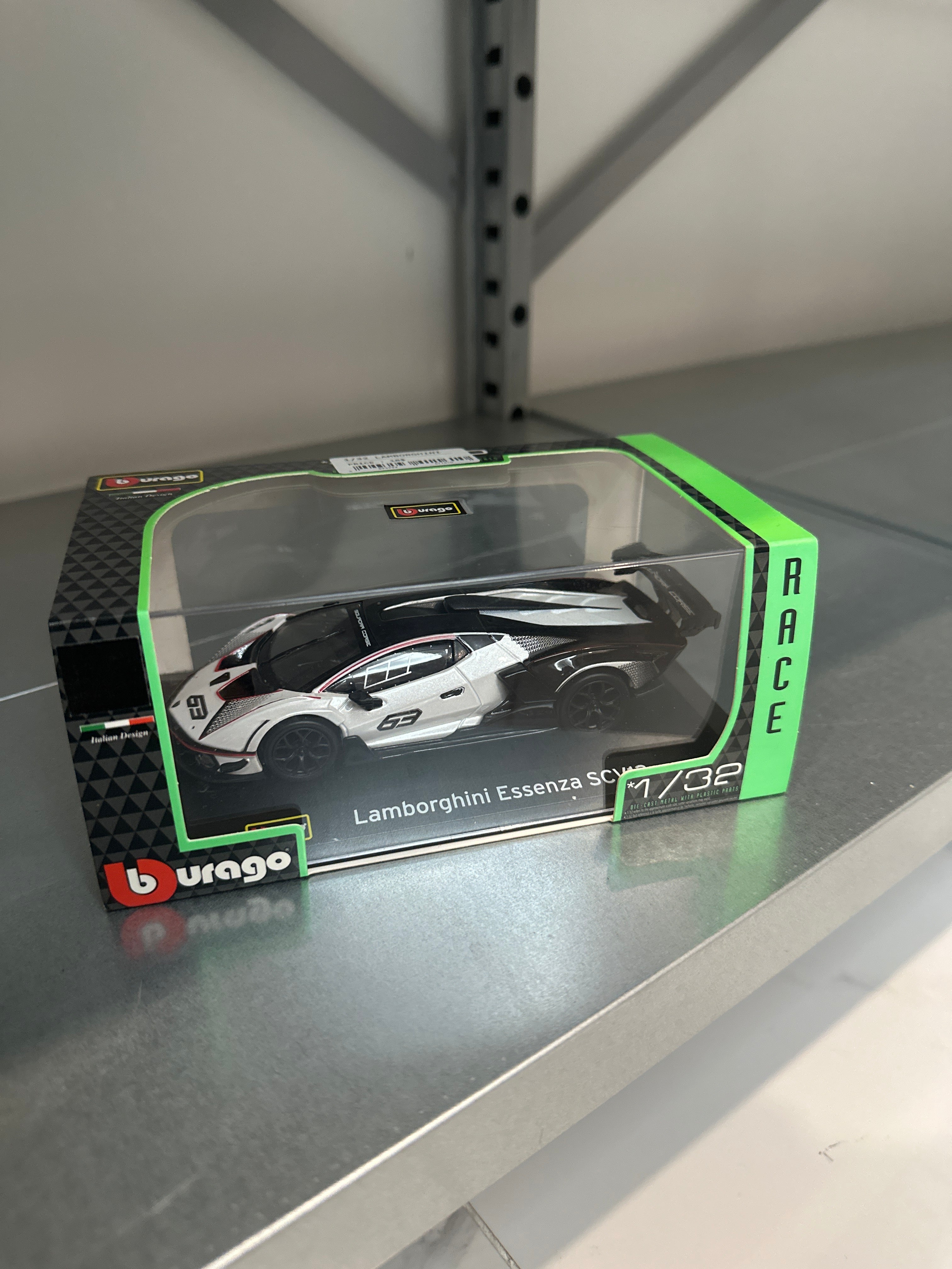 Burago 1/32 Lamborghini Essence SCV12
