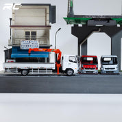 GCD 1:64 Mitsubishi Fuso Fighter (1024) Truck With Crane -RHD. Red