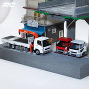 GCD 1:64 Mitsubishi Fuso Fighter (1024) Truck With Crane -RHD. Red