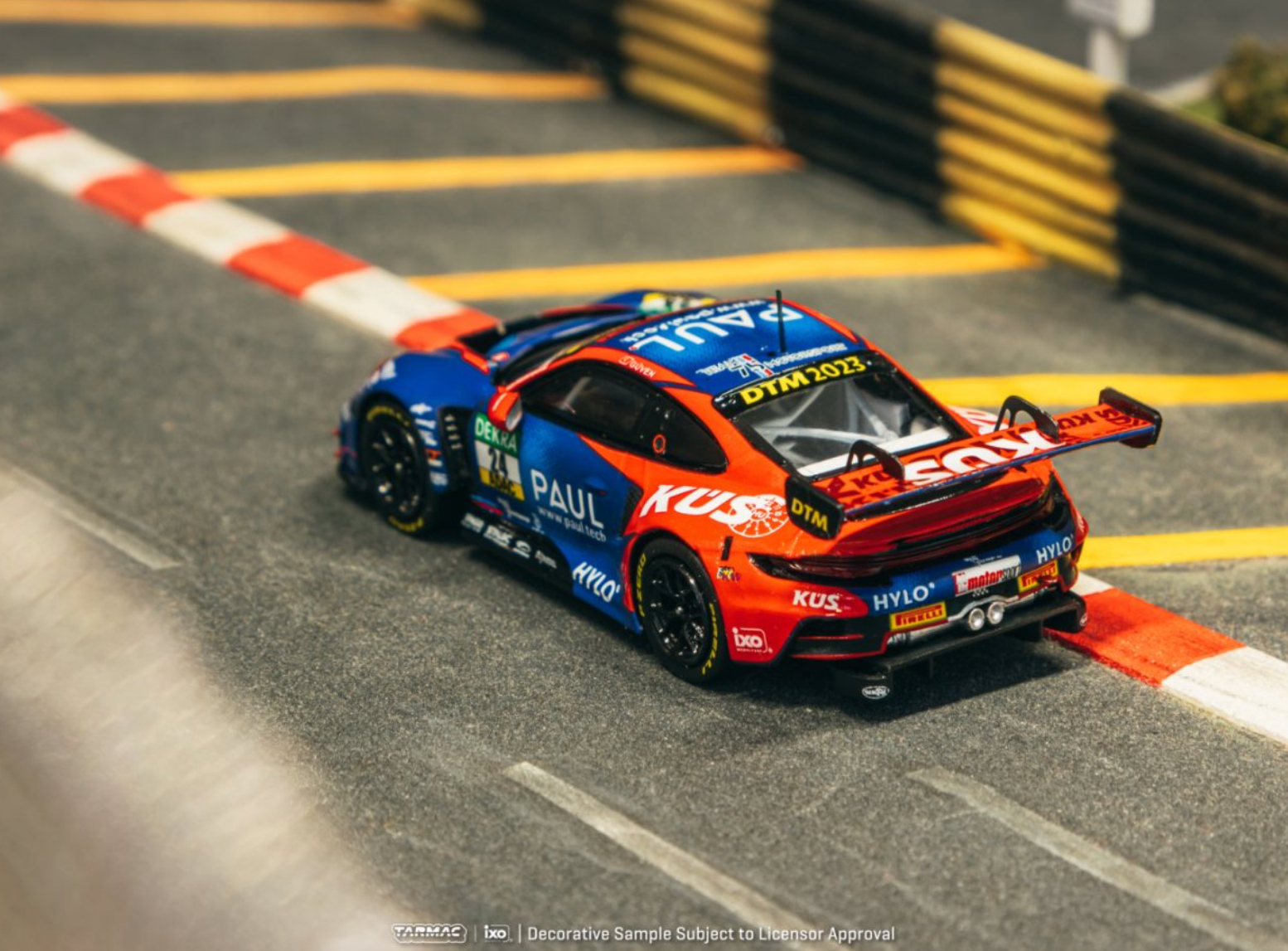 TARMAC WORKS 1:64 PORSCHE 911 GT3 R DTM 2023 AYHANCAN GÜVEN T64-084-23DTM24