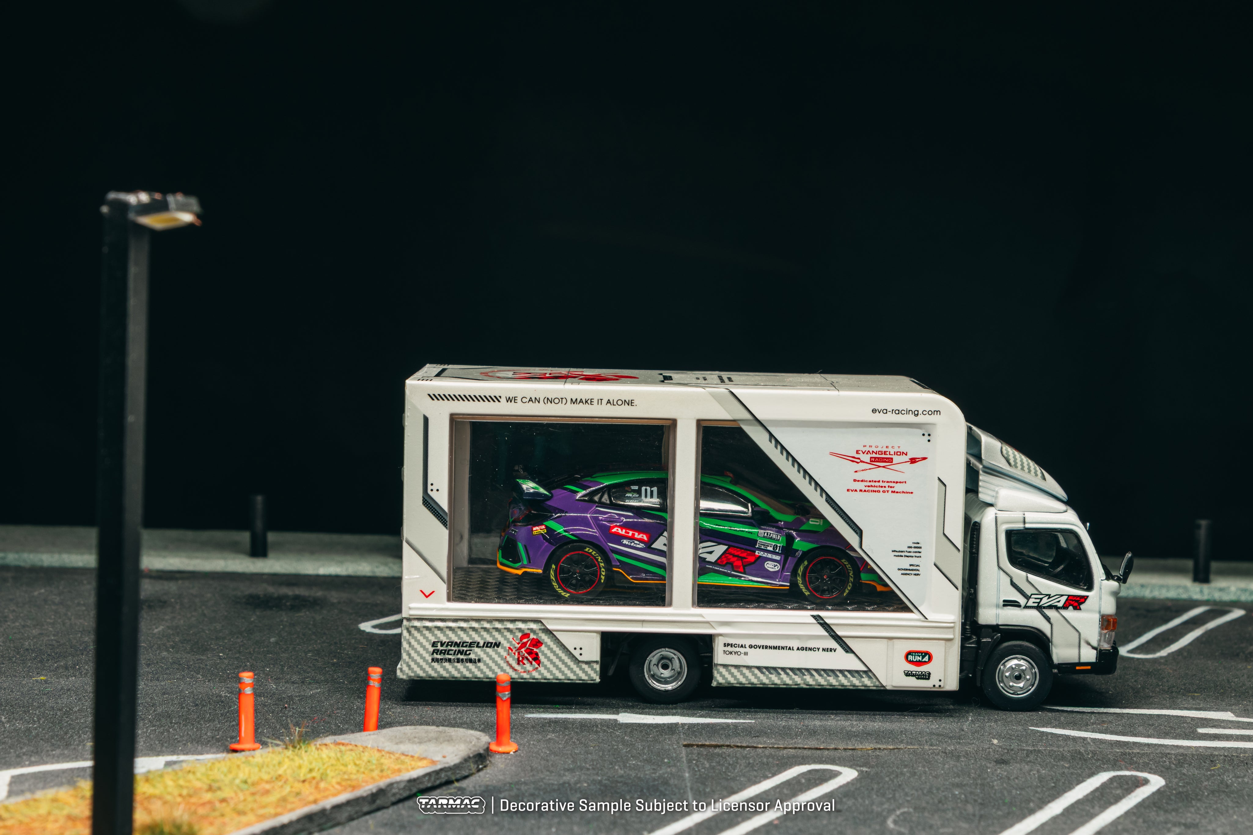Tarmac Works 1:64 Mitsubishi Fuso Canter EVA Racing (T64T-TL002-EVA)